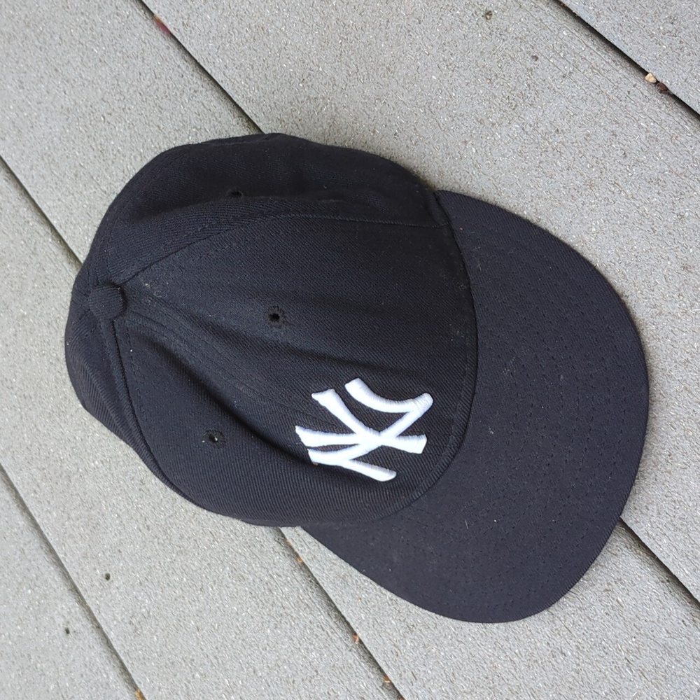 New Era Authentic Collection New York Yankees 7 1/8 Fitted on Field Hat